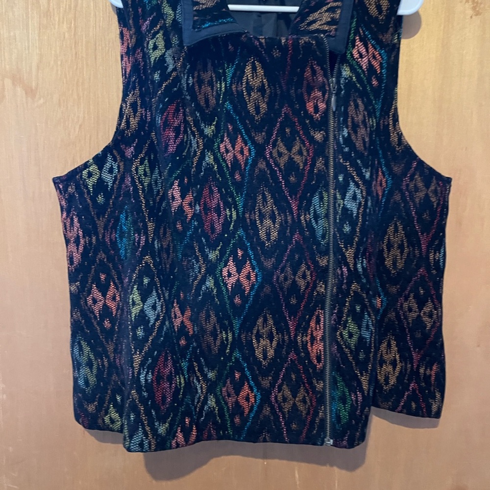 CJ Banks vest